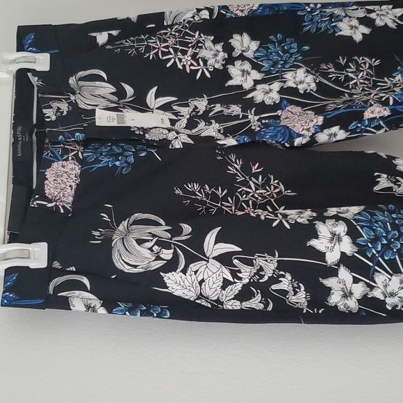 Flower print - Picture 2 of 3